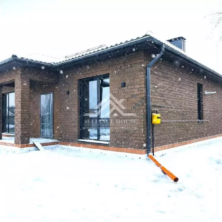 Дом в Татарстан, Казань ул. Галэм (180 м) - Фото 1