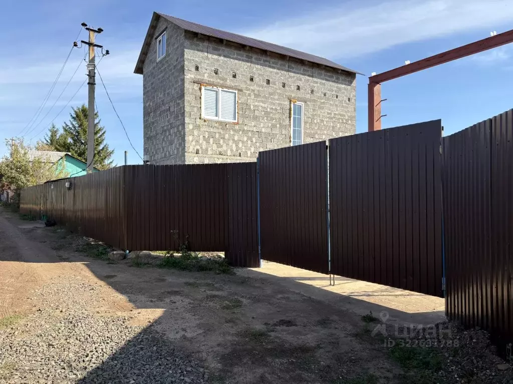 Дом в Оренбургская область, Сакмарский район, Татаро-Каргалинский ... - Фото 0
