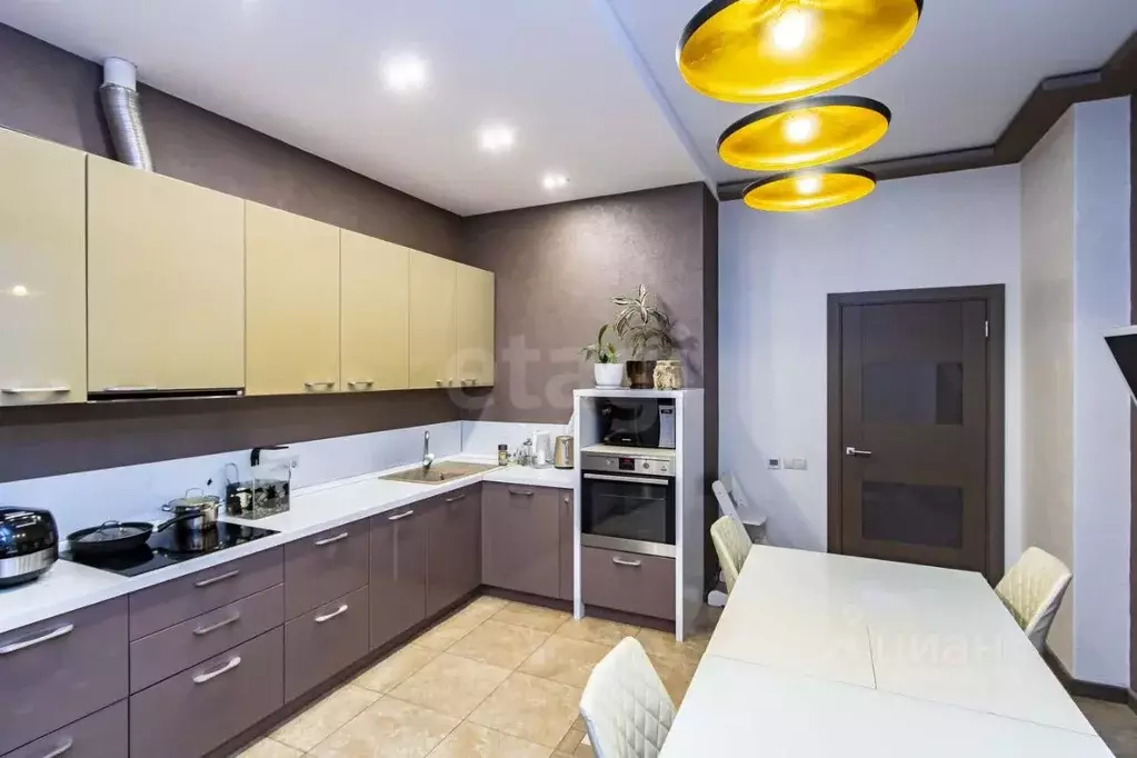 3-к кв. Тюменская область, Тюмень ул. Малыгина, 90 (122.0 м) - Фото 1