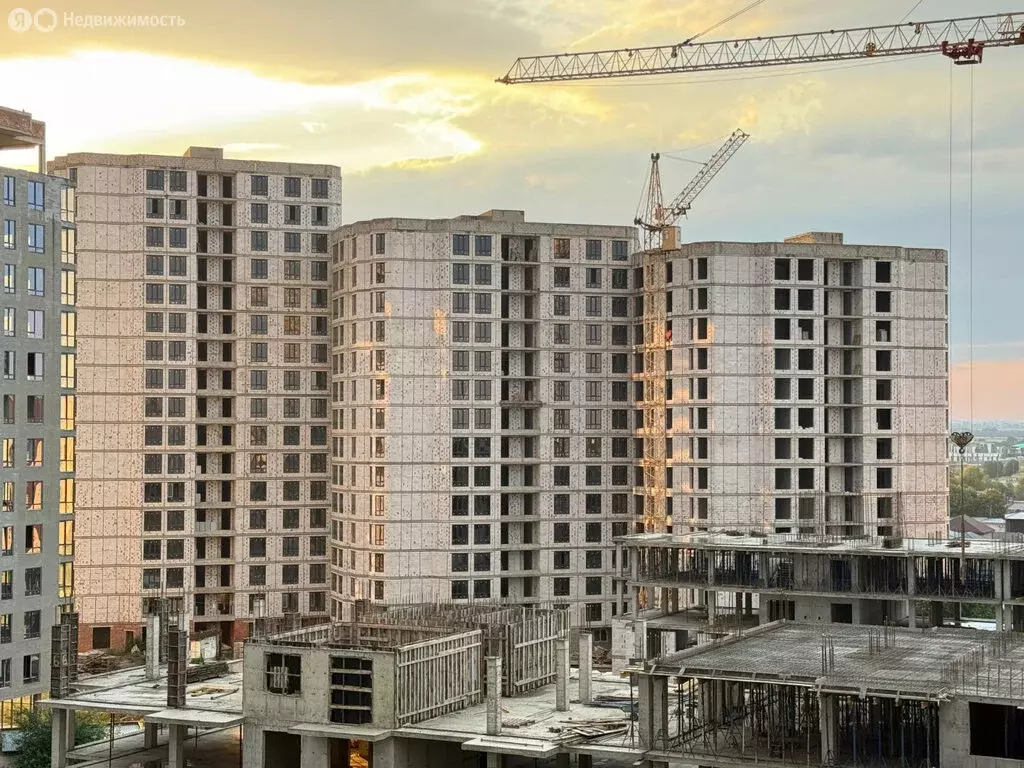 3-комнатная квартира: Нальчик, улица Идарова, 174 (107.6 м) - Фото 1