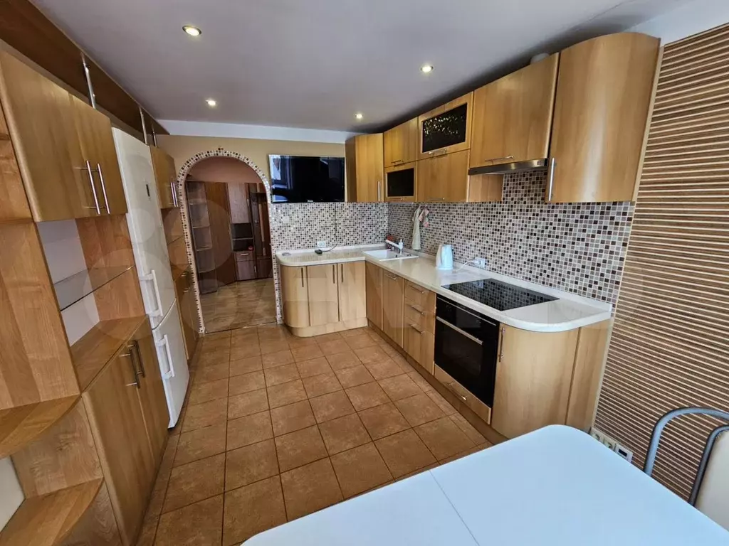 3-к. квартира, 105 м, 8/9 эт. - Фото 0