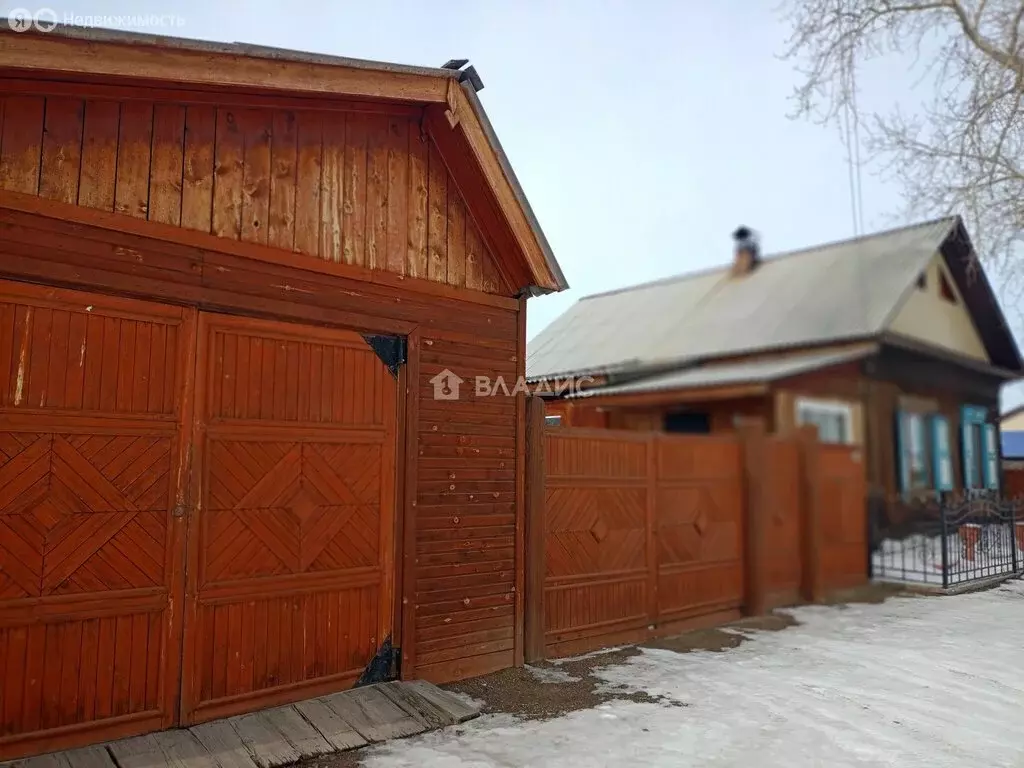 Дом в посёлок городского типа Усть-Баргузин, улица Когальницкого, 8 ... - Фото 1
