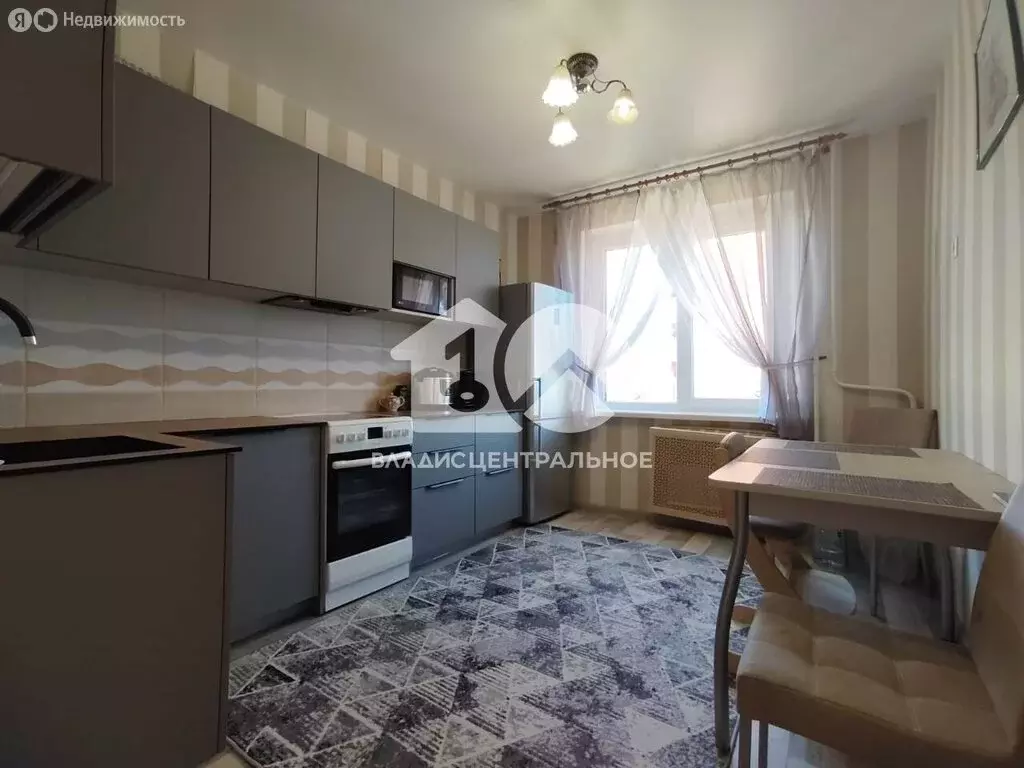 3-комнатная квартира: Новосибирск, улица Тюленина, 15 (66.1 м) - Фото 0