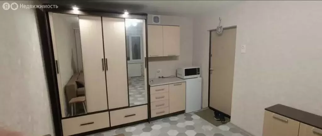 1к в 8-комнатной квартире (12 м) - Фото 1