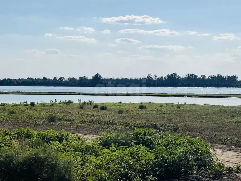 Участок в Астраханская область, Приволжский район, пос. Первое Мая ул. ... - Фото 0