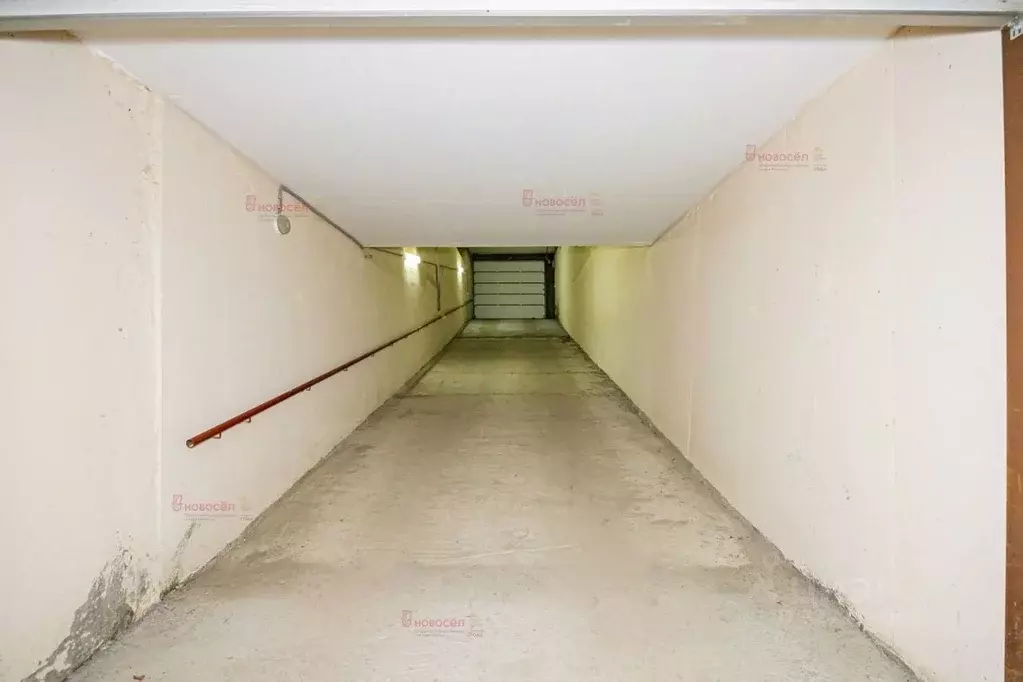 Гараж в Свердловская область, Екатеринбург ул. Белинского, 30 (15 м) - Фото 2