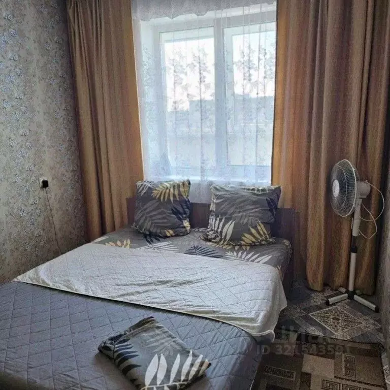 1-к кв. Курганская область, Курган Заозерный жилрайон, 4-й мкр, 10 ... - Фото 0