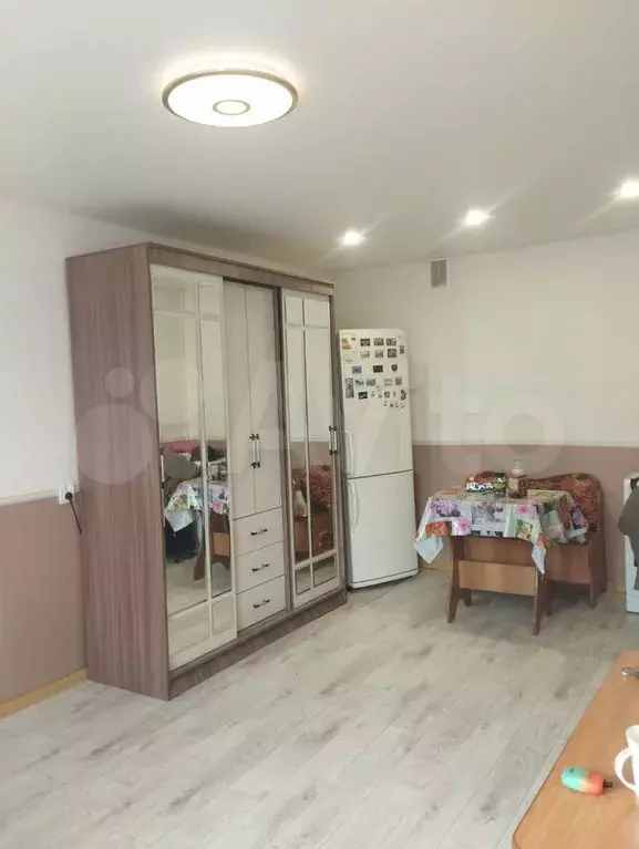 Комната 17,5 м в 8-к., 5/9 эт. - Фото 1