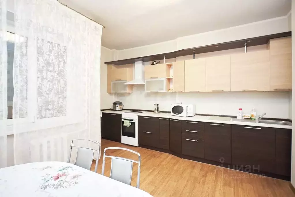 1-к кв. Тюменская область, Тюмень ул. Малыгина, 50 (56.0 м) - Фото 2