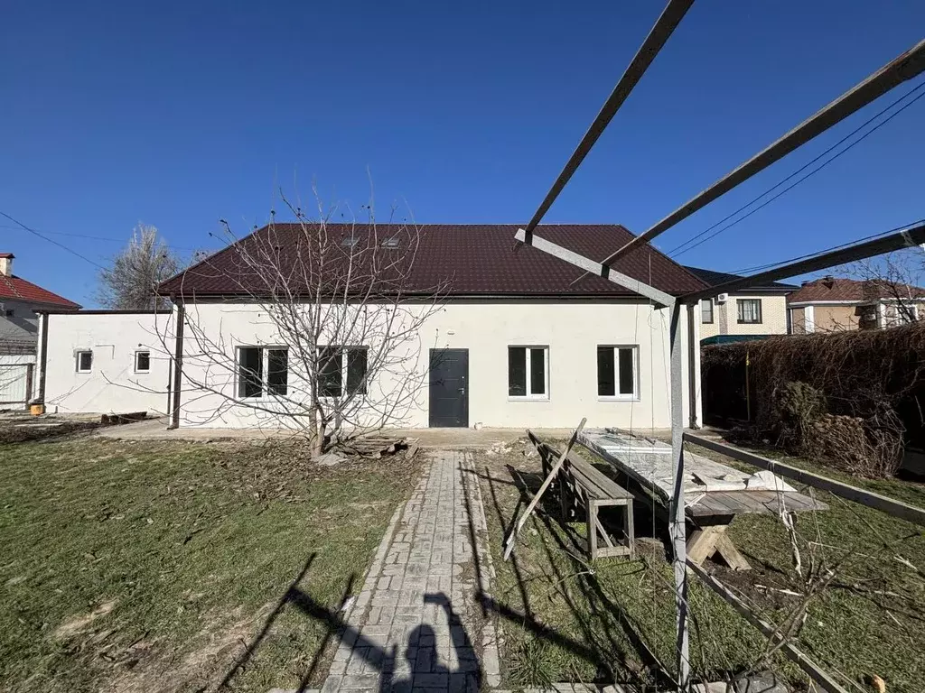 Коттедж в Астраханская область, Астрахань Карачинская ул., 15 (193 м) - Фото 1