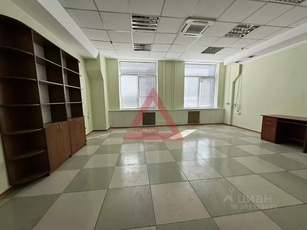 Помещение свободного назначения в Севастополь ул. Сенявина, 1 (37 м) - Фото 1