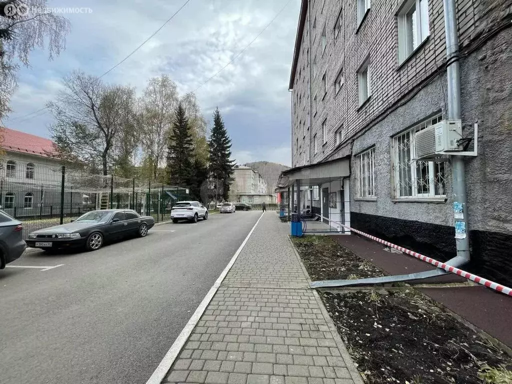 3-комнатная квартира: Горно-Алтайск, Коммунистический проспект, 56 ... - Фото 1