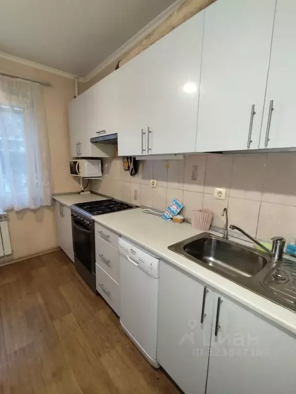 3-к кв. Саратовская область, Саратов ул. 2-я Электронная, 8 (65.0 м) - Фото 1