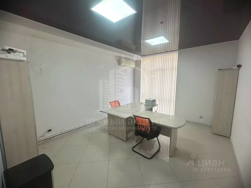 Офис в Краснодарский край, Анапа Гребенская ул., 54 (20 м) - Фото 1