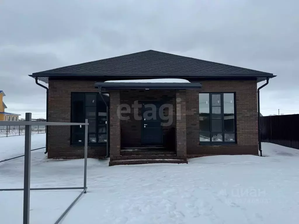 Дом в Курская область, Курский район, Моковский сельсовет, д. 2-я ... - Фото 1