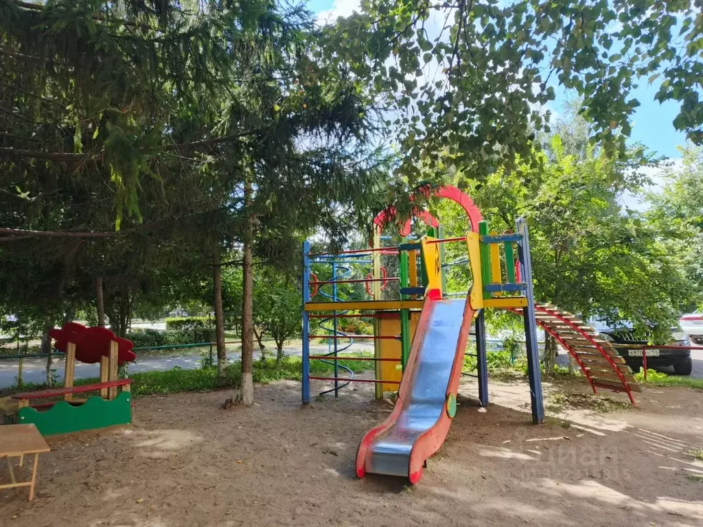 Комната Омская область, Омск просп. Космический, 97Ак2 (13.5 м) - Фото 0