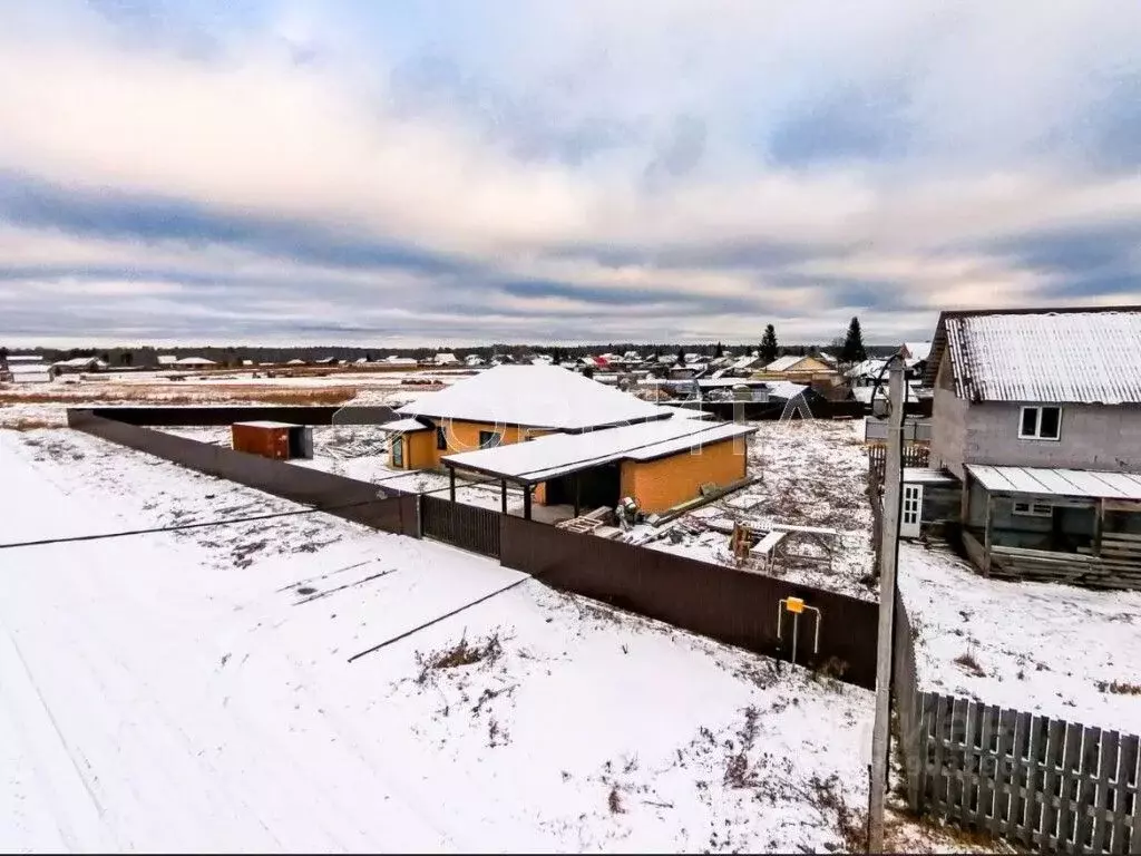 Дом в Тюменская область, Тюменский район, с. Мичурино Полевая ул. (200 ... - Фото 1