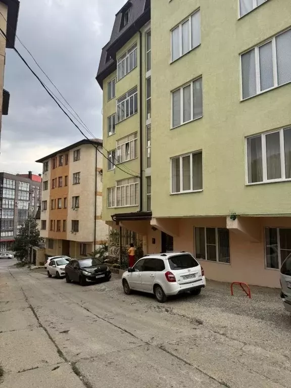 3-к кв. Ставропольский край, Кисловодск ул. Декабристов, 35М (82.6 м) - Фото 1