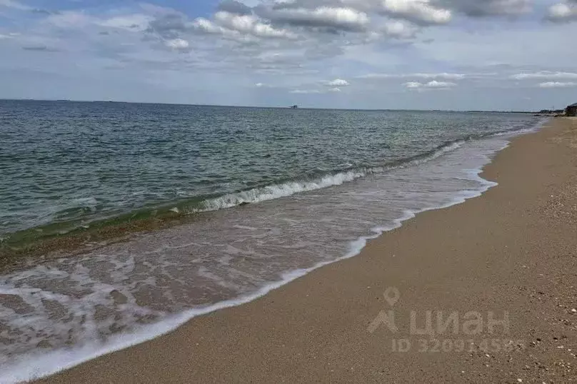 Дом в Краснодарский край, Темрюкский район, Голубицкое с/пос, ... - Фото 2