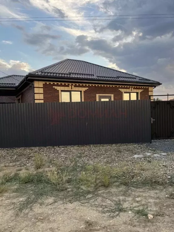 Дом в Ростовская область, Новочеркасск Троицкая пл. (100 м) - Фото 1