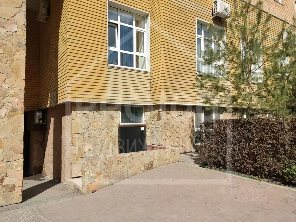 Помещение свободного назначения в Омская область, Омск Октябрьская ... - Фото 1