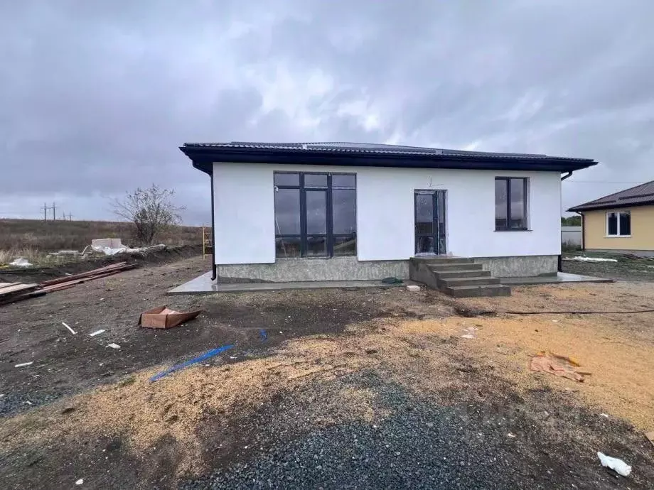 Дом в Крым, Симферопольский район, Трудовское с/пос, с. Денисовка ул. ... - Фото 0