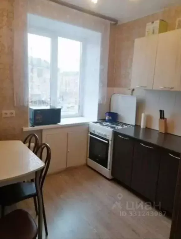 3-к кв. Омская область, Омск просп. Мира, 68 (44.0 м) - Фото 1