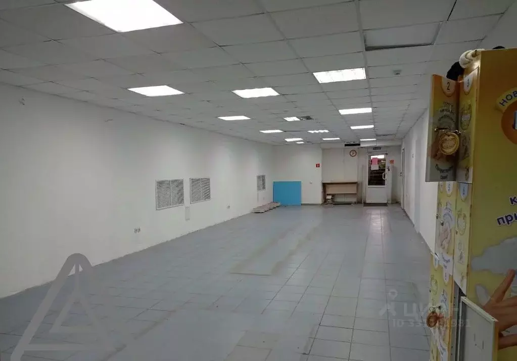 Помещение свободного назначения в Татарстан, Казань ул. Декабристов, ... - Фото 1