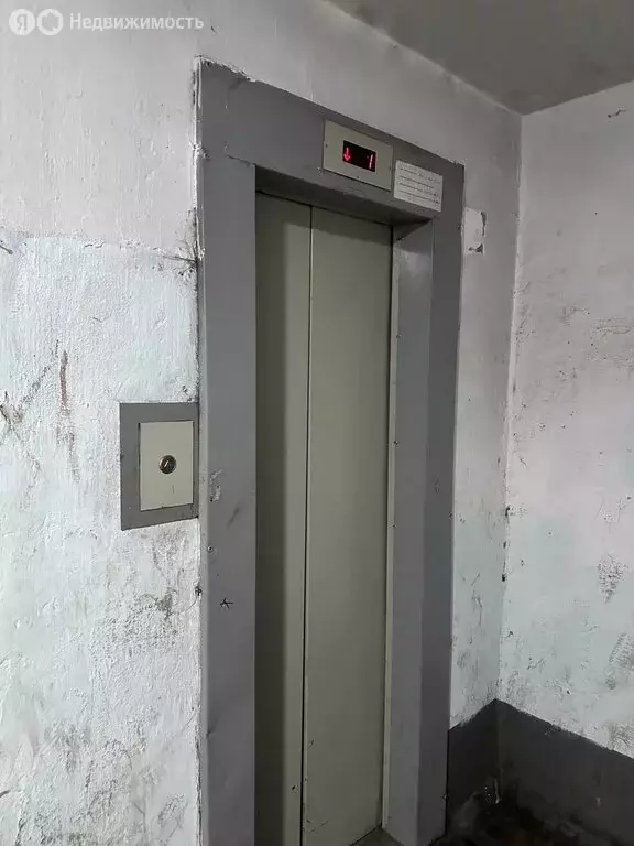 Квартира-студия: Арсеньев, Октябрьская улица, 11 (16 м) - Фото 0
