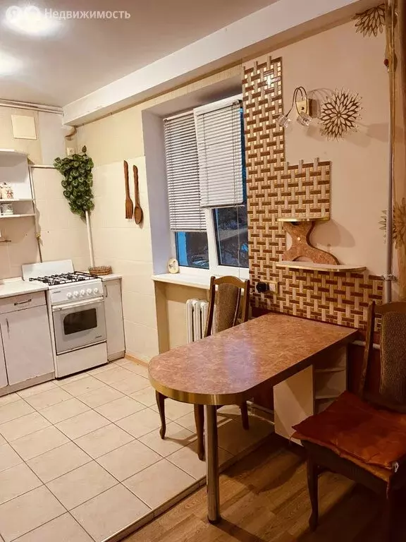 3-комнатная квартира: Алушта, улица Ленина, 47 (55 м) - Фото 1