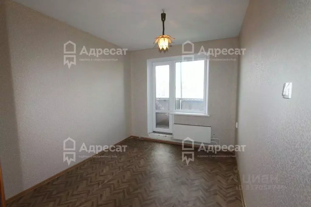 3-к кв. Волгоградская область, Волгоград ул. Репина, 3 (64.7 м) - Фото 1