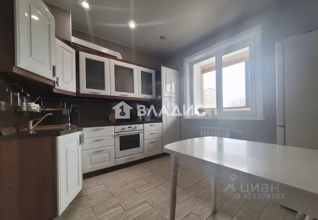 2-к кв. Бурятия, Улан-Удэ ул. Павлова, 64А (60.7 м) - Фото 2