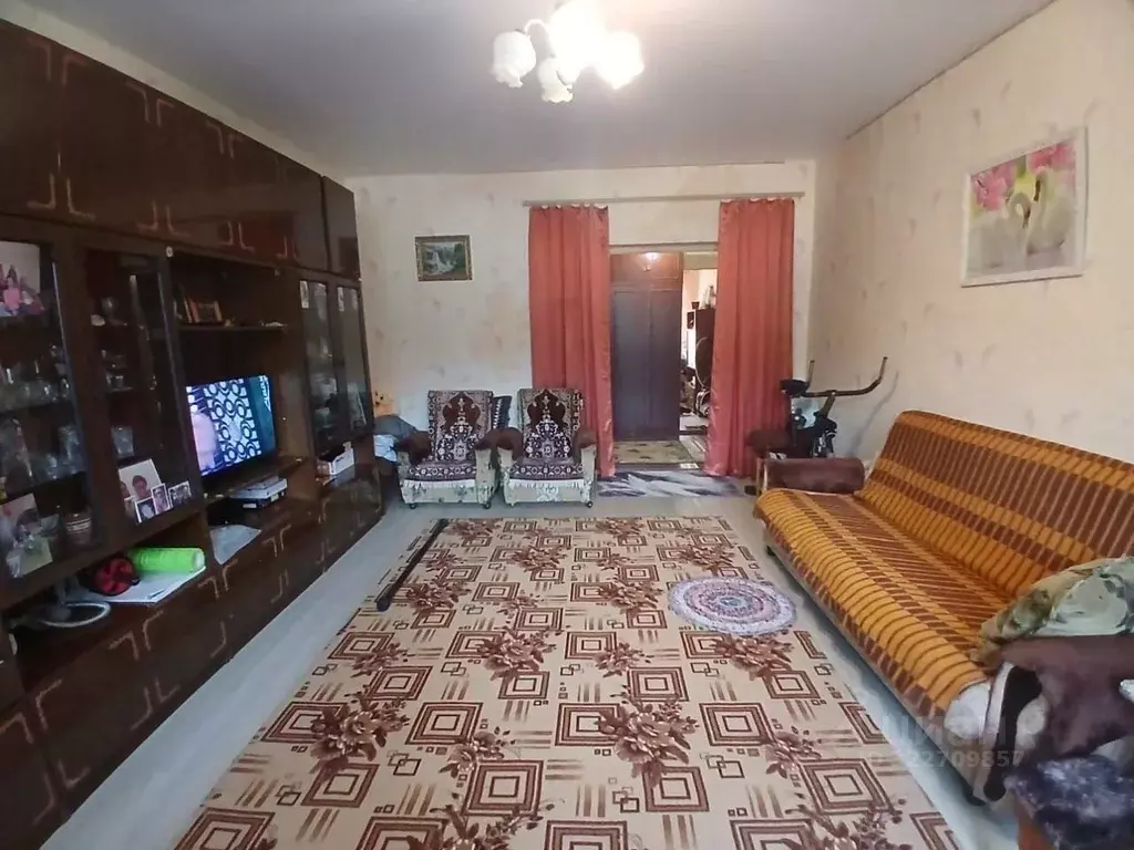 3-к кв. Свердловская область, Шаля пгт ул. Дорожная, 1 (66.0 м) - Фото 0