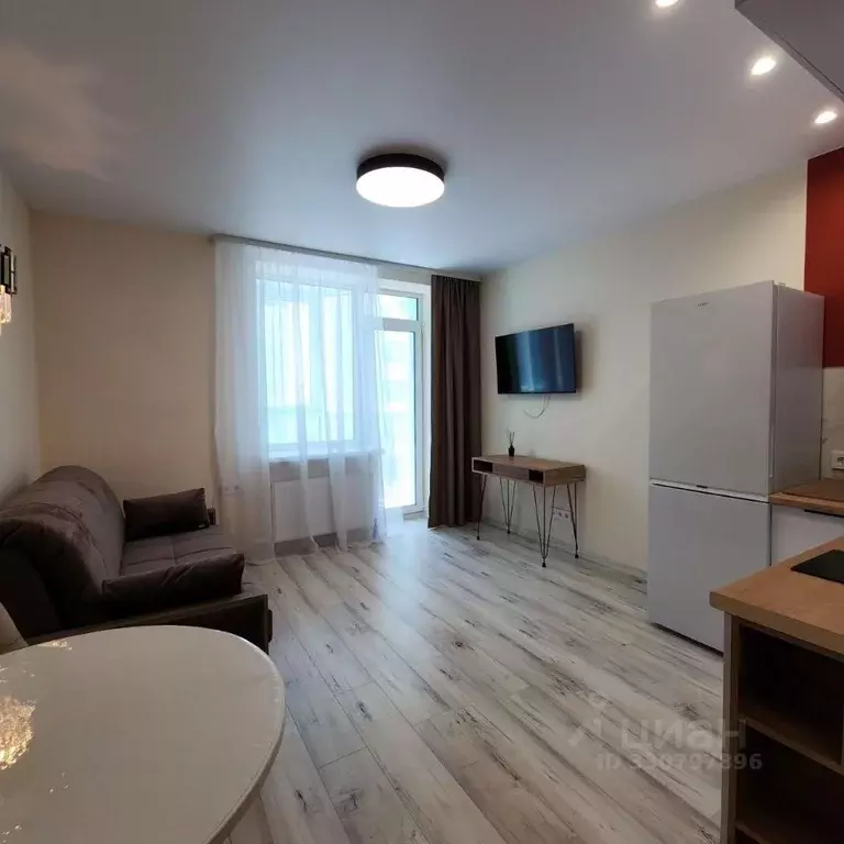 Студия Приморский край, Владивосток ул. Расула Гамзатова, 5к1/3 (28.2 ... - Фото 1