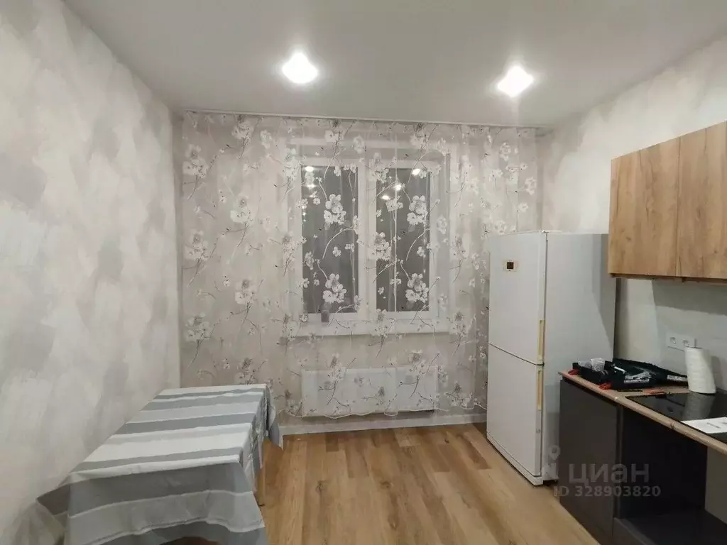 1-к кв. Тюменская область, Тюмень ул. Республики, 204к12 (38.2 м) - Фото 2