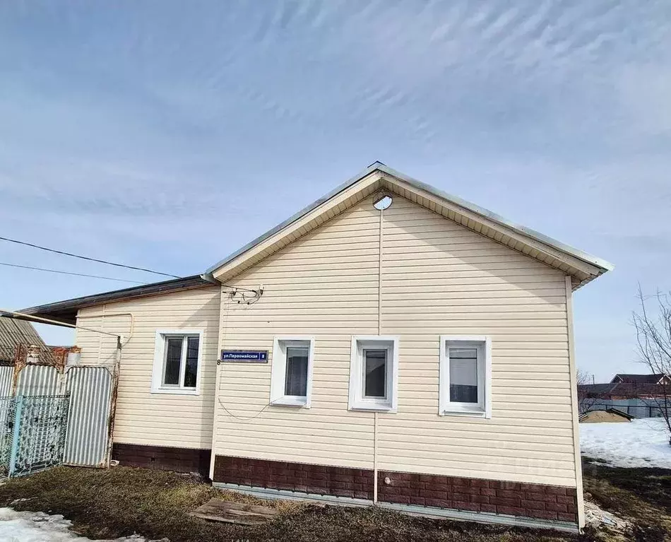 Дом в Самарская область, Ставропольский район, с. Выселки Первомайская ... - Фото 2