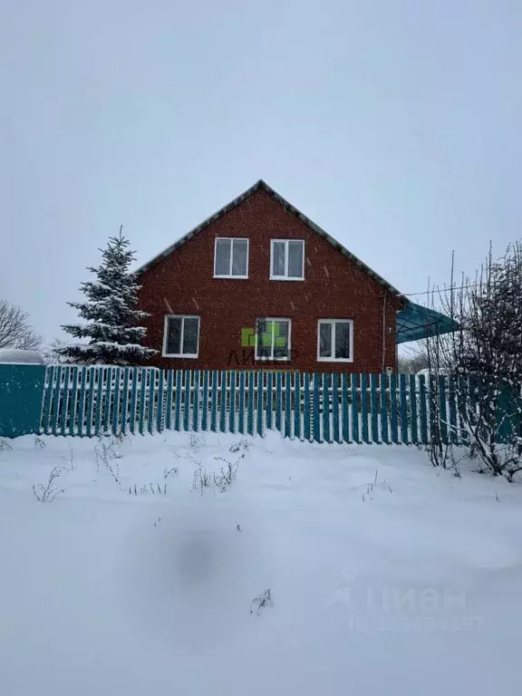 Дом в Башкортостан, Калтасинский район, Краснохолмский сельсовет, с. ... - Фото 1