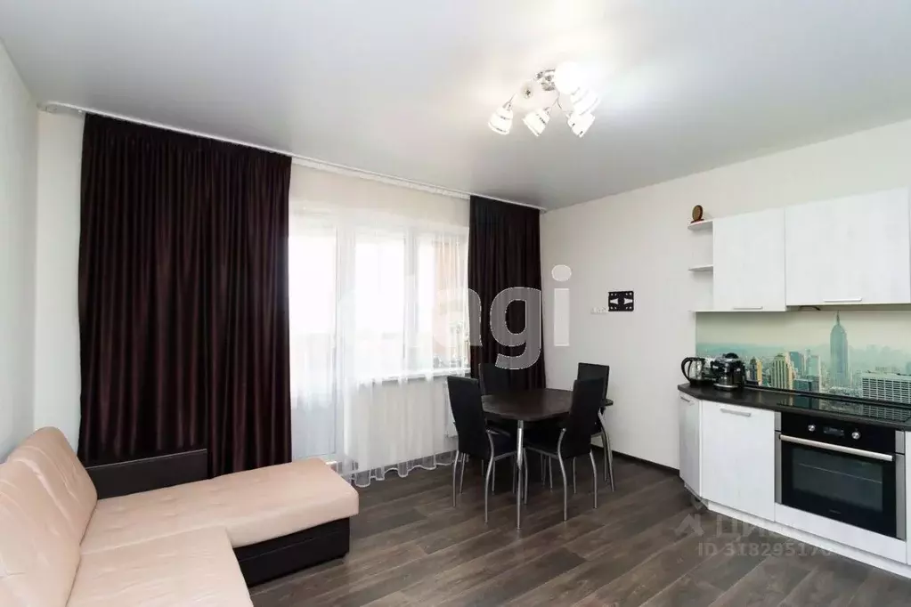 1-к кв. Тюменская область, Тюмень ул. Бориса Житкова, 5 (49.3 м) - Фото 0