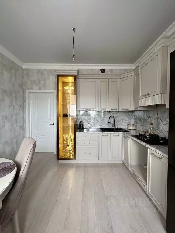 2-к кв. Дагестан, Каспийск ул. Кирова, 68А (85.0 м) - Фото 0