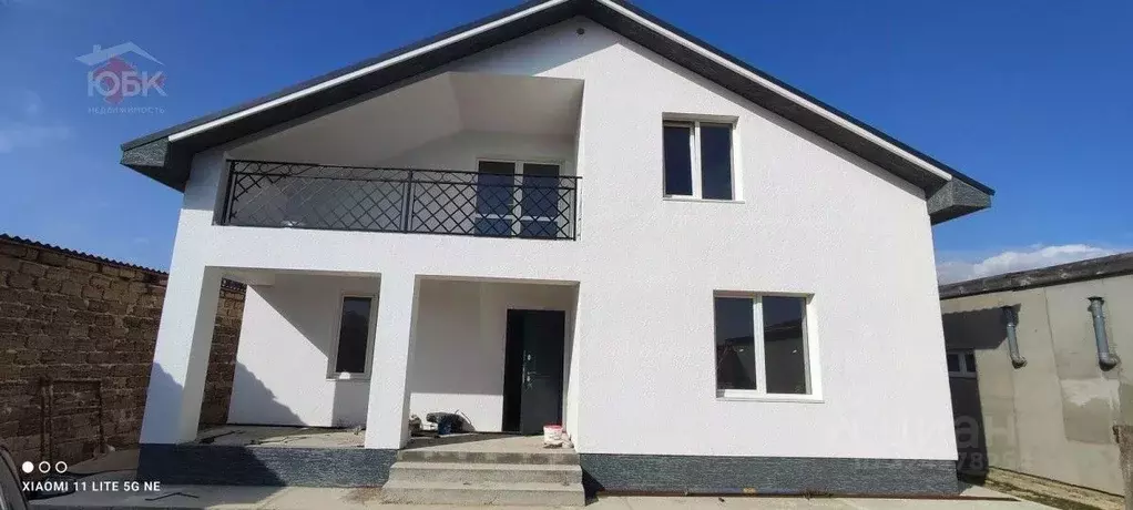 Дом в Крым, Сакский район, с. Уютное ул. Цветочная (220 м) - Фото 1