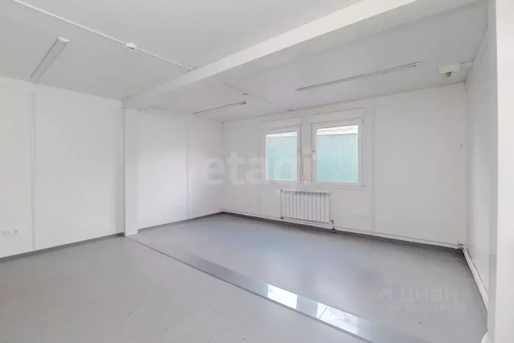 Помещение свободного назначения в Свердловская область, Арамиль ул. ... - Фото 1