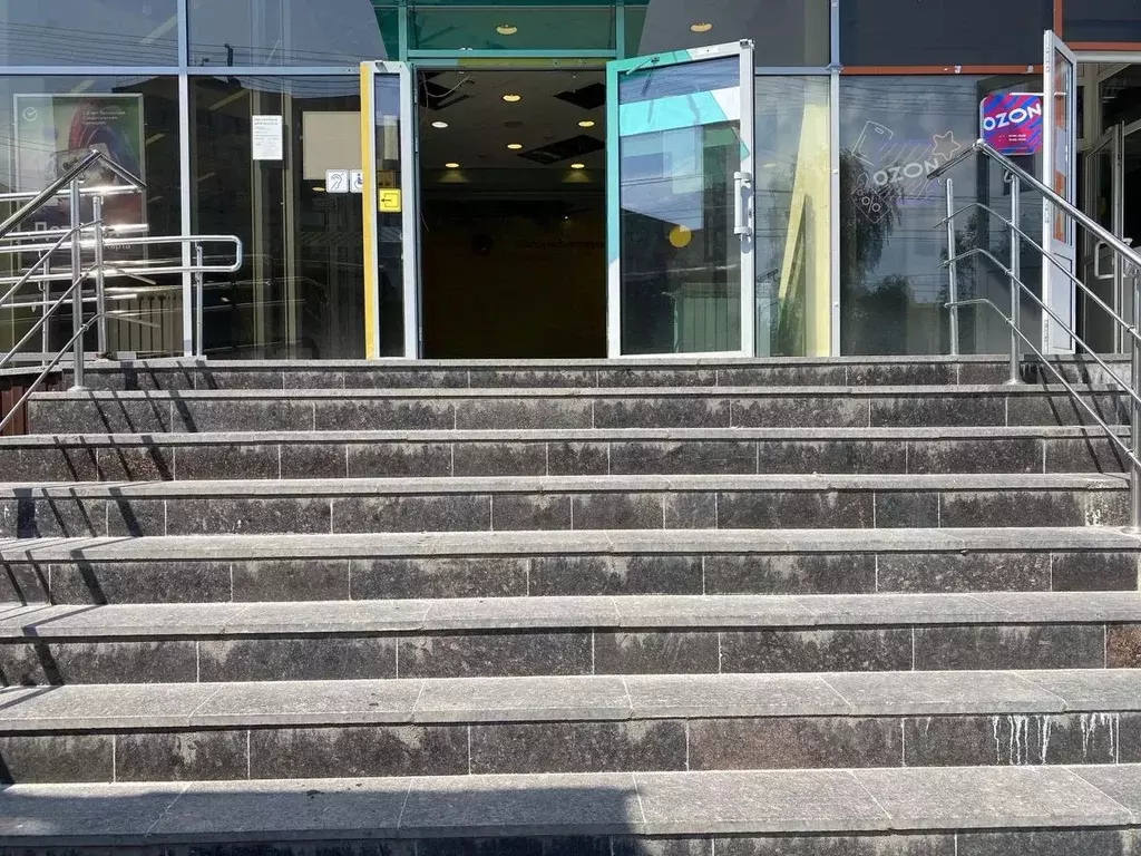 Помещение свободного назначения в Чувашия, Чебоксары ул. Гузовского, ... - Фото 1