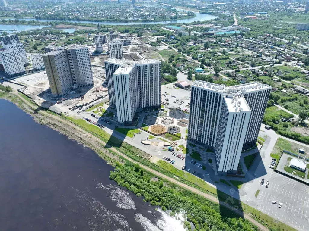 3-к кв. Тюменская область, Тюмень ул. Краснооктябрьская, 6 (82.3 м) - Фото 1