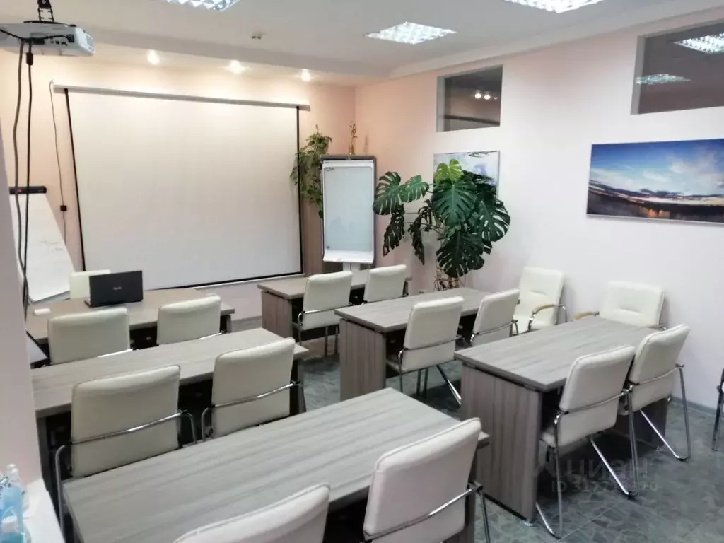 Офис в Ханты-Мансийский АО, Ханты-Мансийск ул. Гагарина, 65 (40 м) - Фото 0
