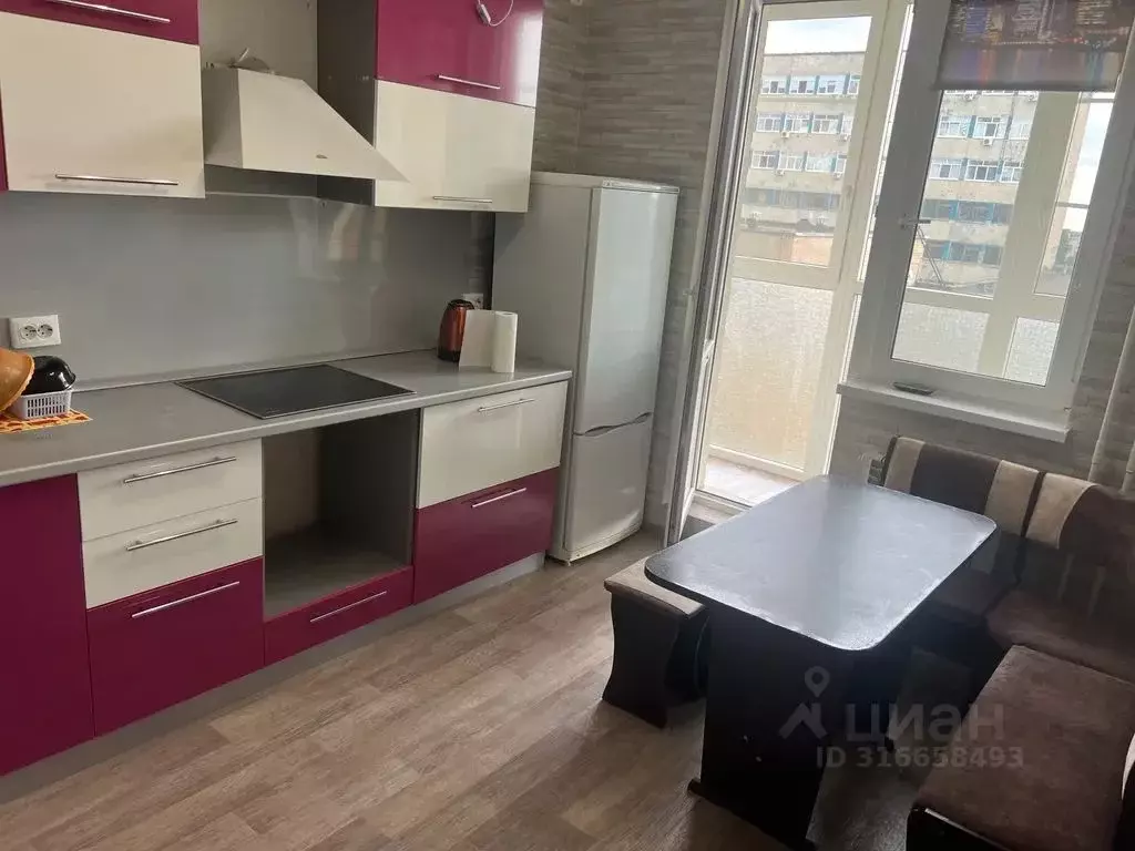 1-к кв. Волгоградская область, Волгоград ул. Малиновского, 4 (40.0 м) - Фото 0