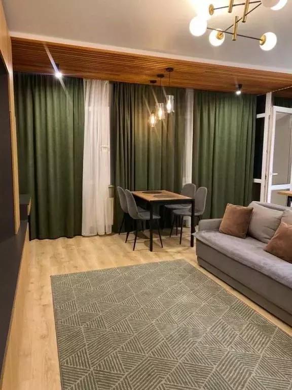 1-к кв. Севастополь просп. Октябрьской Революции, 48к1 (50.0 м) - Фото 1