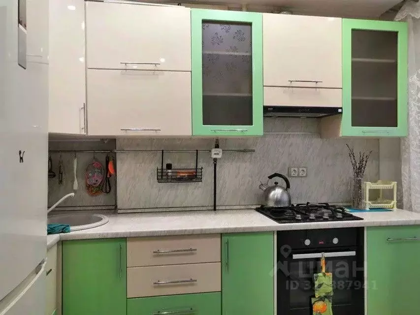 3-к кв. Омская область, Омск просп. Мира, 92 (57.0 м) - Фото 1