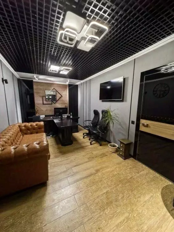 Офис в Омская область, Омск Старгород мкр, ул. Тютчева, 11к1 (80 м) - Фото 1
