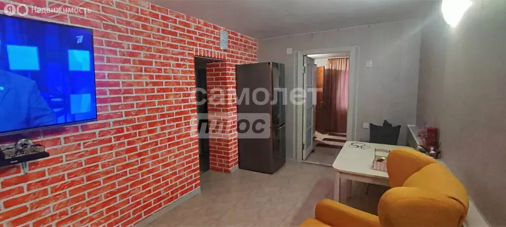 4-комнатная квартира: Темрюк, Кубанская улица, 1 (84.2 м) - Фото 1