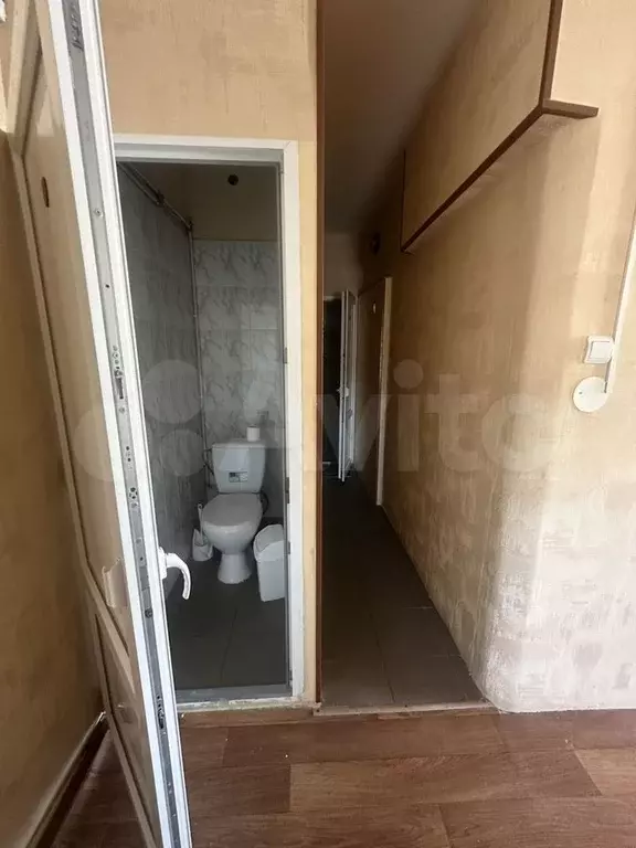 Комната 50 м в 2-к., 2/2 эт. - Фото 1